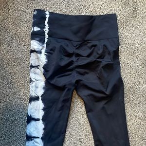 Bundle: Scrunch workout or everyday wear leggings